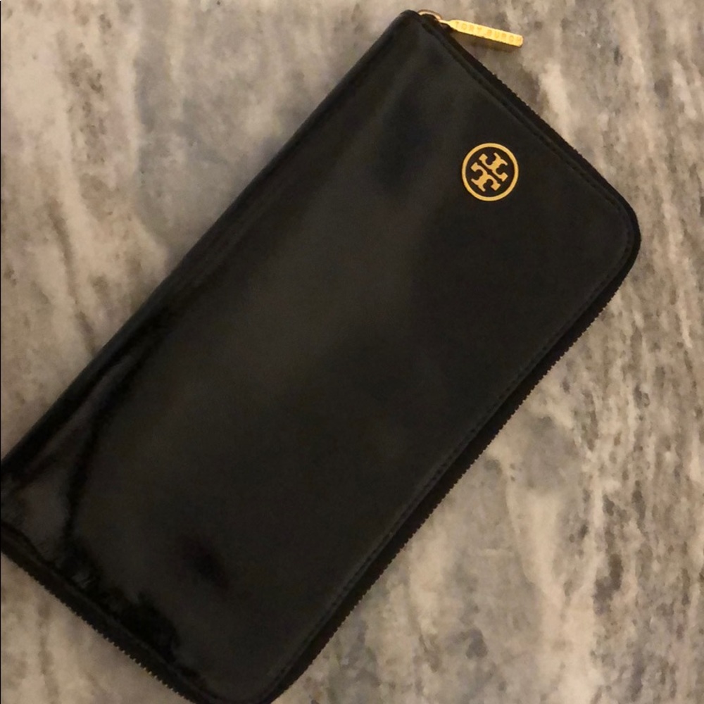 Tory Burch travel wallet